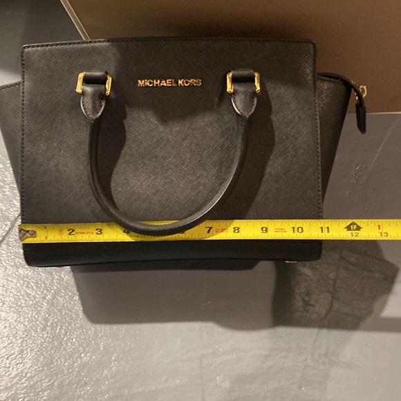 Michael Kors Small Satchel Purse - Picture 4 of 6